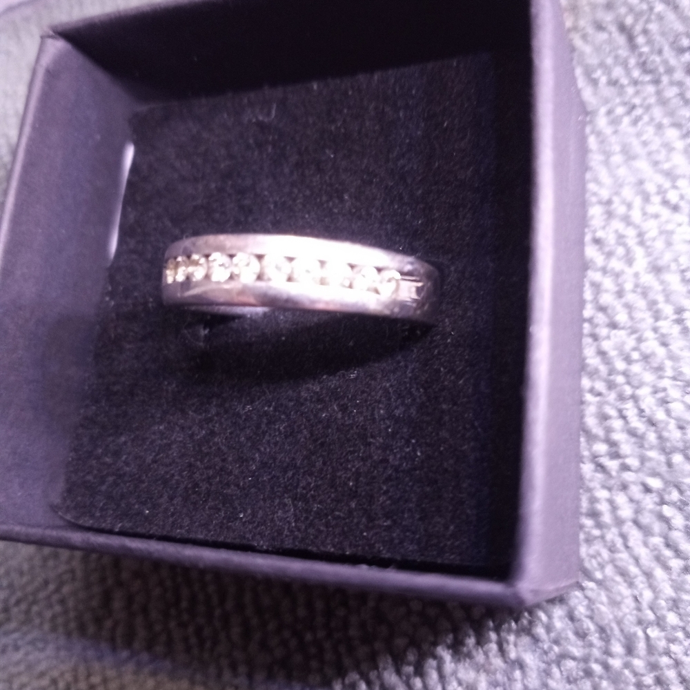 Mens wedding ring